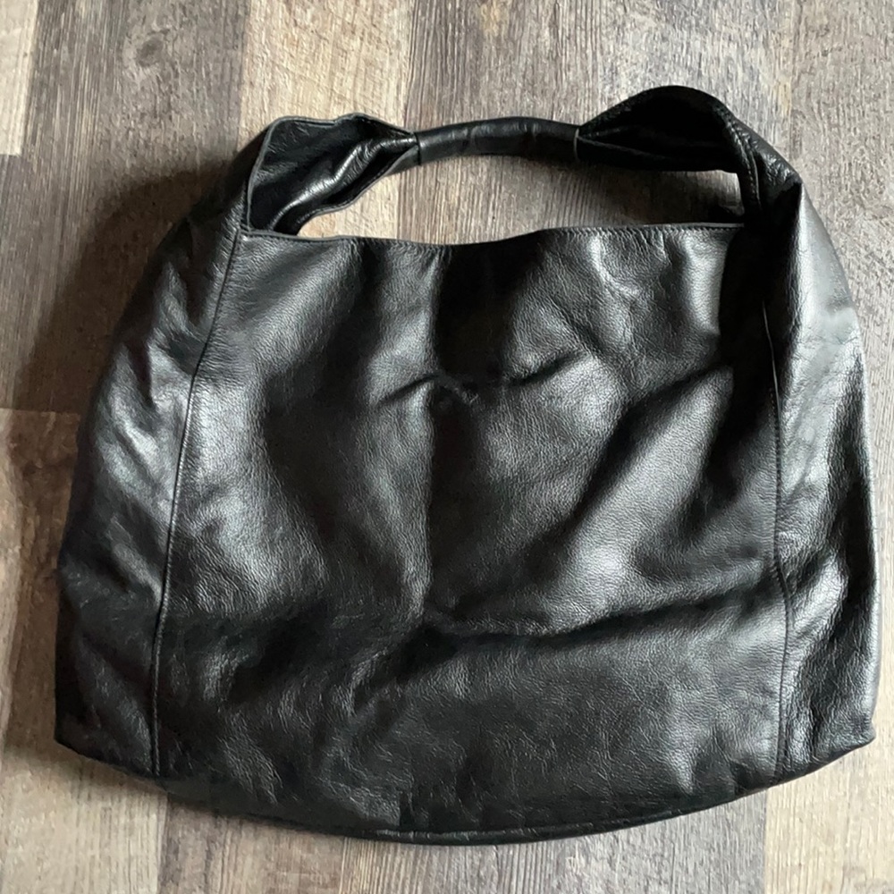woman’s hobo shoulder bag